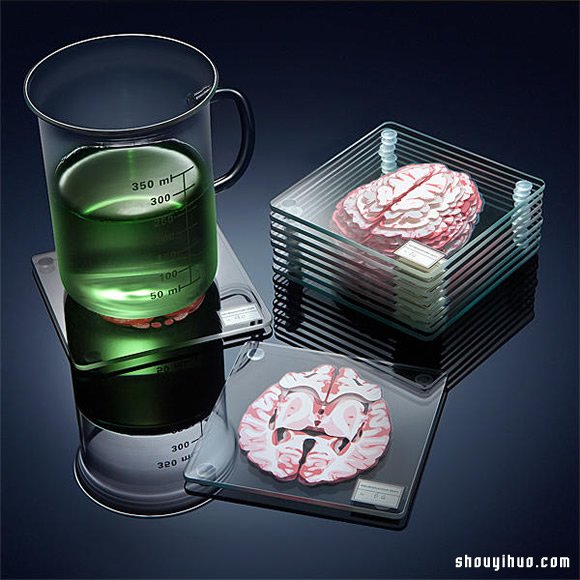 ThinkGeek 推出的大脑切片玻璃杯垫