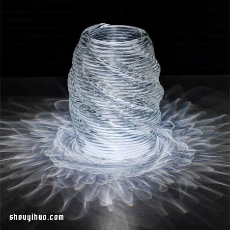 玻璃3D打印技术，千度高温下制作玻璃手工艺品