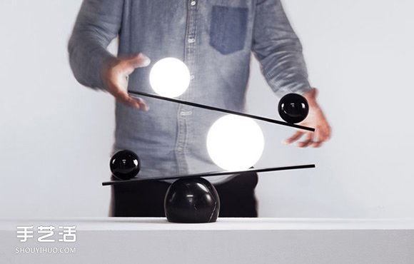 黑白之间的巧妙平衡 灯具魔术师的平衡台灯设计