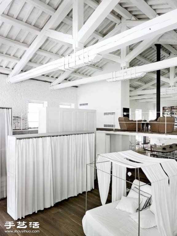 意大利设计师Paola Navone的黑白别墅设计