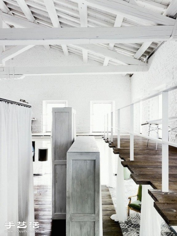意大利设计师Paola Navone的黑白别墅设计