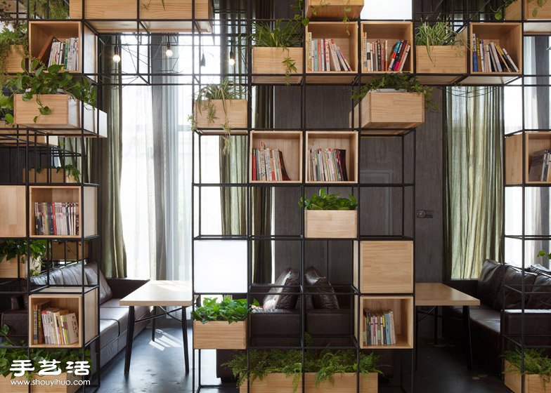 植物铺设天然隔间 北京Home Cafe的聪明设计