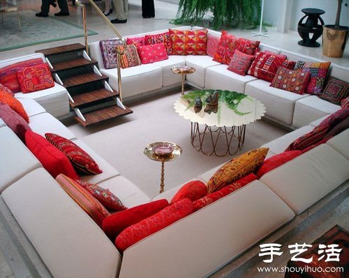 温馨漂亮的沙发布置效果图
