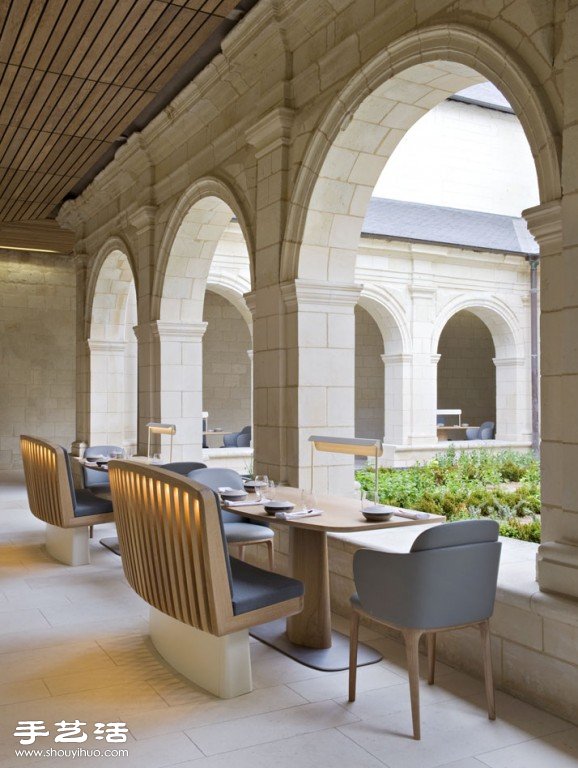 12世纪修道院改造的酒店FONTEVRAUD ABBEY