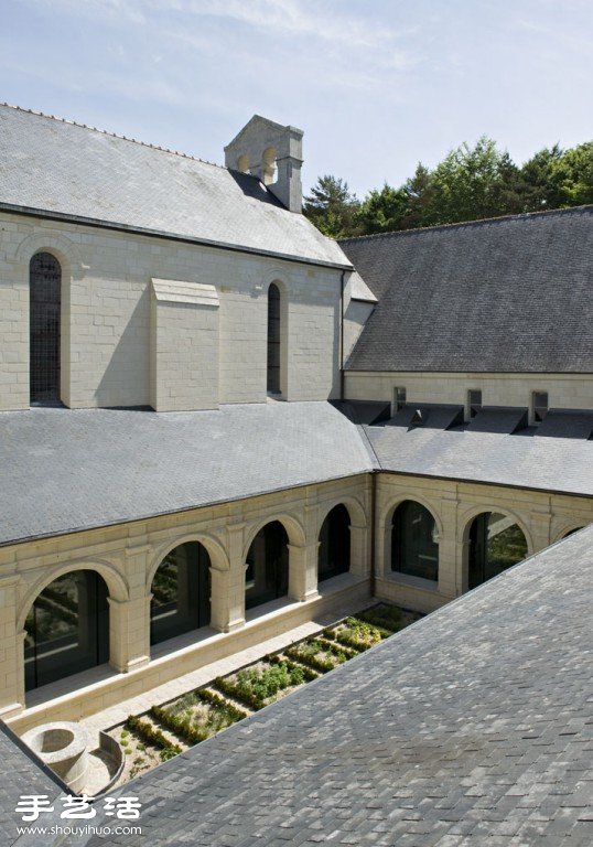 12世纪修道院改造的酒店FONTEVRAUD ABBEY