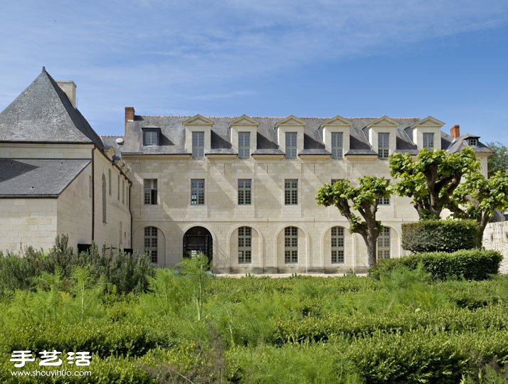 12世纪修道院改造的酒店FONTEVRAUD ABBEY