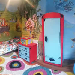 有着超感人故事背景的90个童话彩绘儿童房！