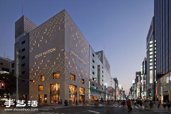 时尚品牌 LV 东京银座店建筑外观设计