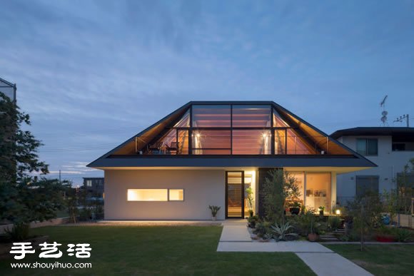现代与传统结合 以玻璃呈现传统四坡式屋顶