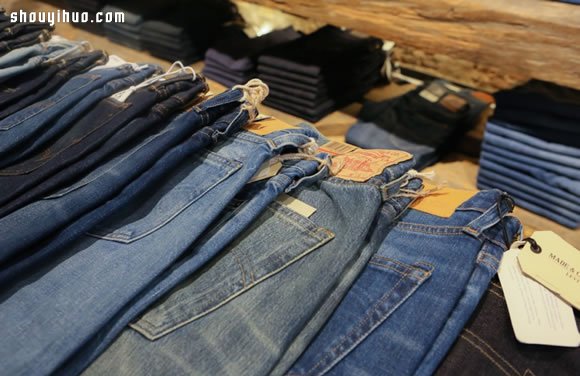 Tenue de Nîmes 男士服饰店铺布置设计