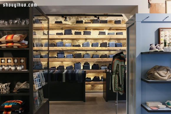 Tenue de Nîmes 男士服饰店铺布置设计