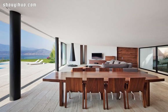 拥有全景视野的西班牙南部海岸别墅装修设计