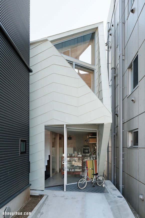 既是住家也是商店的东京前卫饼干屋布置设计