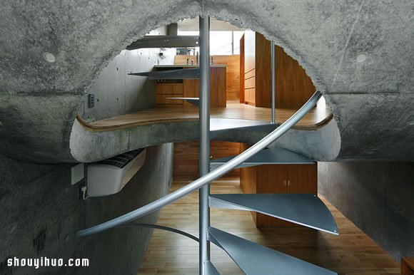 日本屏风浦之家：美妙的楼层凹陷交叠设计
