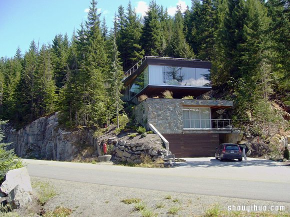 Khyber Ridge 悬崖上的完美别墅设计