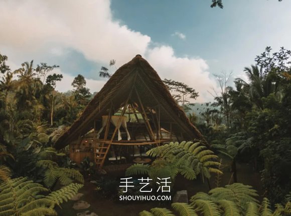竹子建造3层楼度假小屋，打造隐世避暑秘境