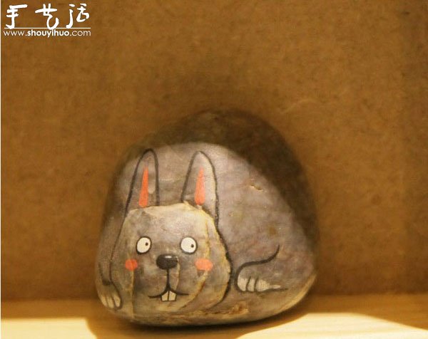 非常可爱的小兔子石绘作品欣赏