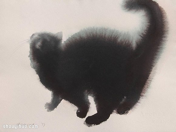 用书法墨汁渲染出猫咪柔软蓬松的慵懒姿态
