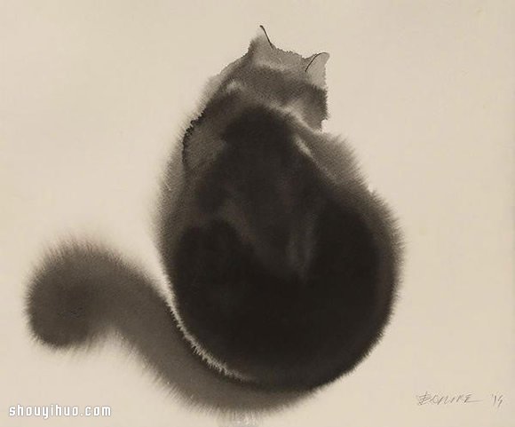 用书法墨汁渲染出猫咪柔软蓬松的慵懒姿态