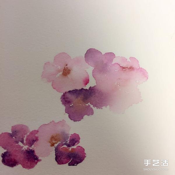 水彩画画花的步骤图片 花朵水彩画的技法教程