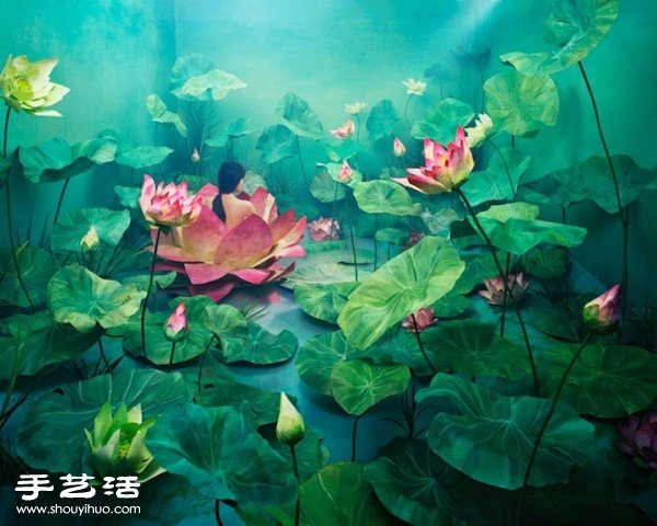 韩国艺术家在同一房间内拍摄的摄影大作
