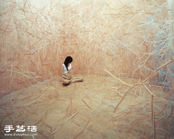 韩国艺术家在同一房间内拍摄的摄影大作