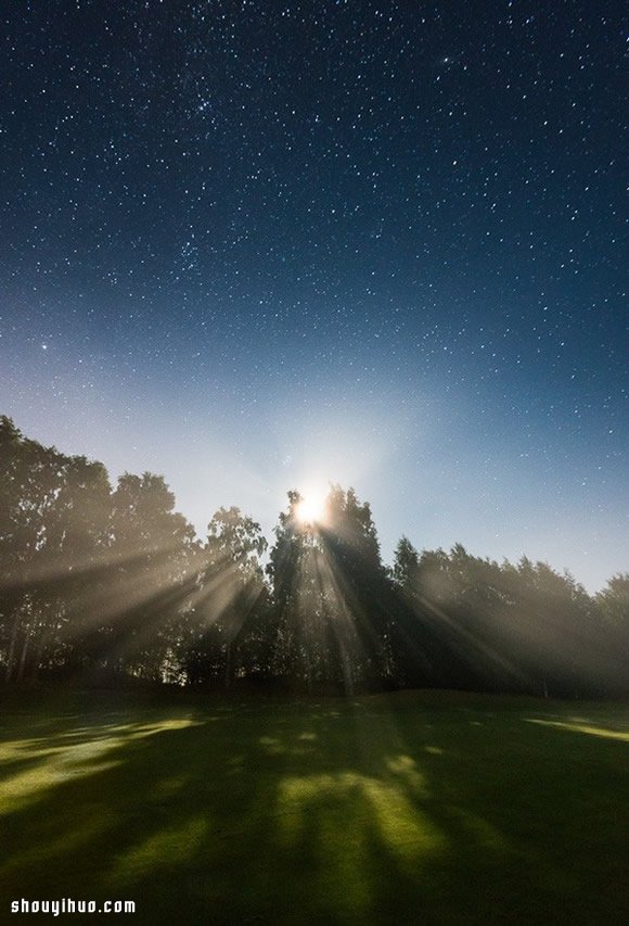 有多久没看见星星？ 芬兰星光点点夜空摄影