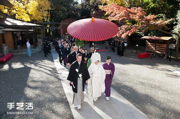 各国新人婚礼：不一样的习俗却都是最迷人画面