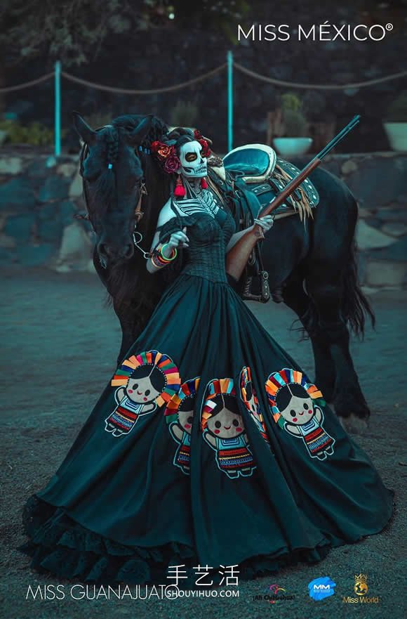 墨西哥小姐穿传统服饰拍摄时尚大片，华丽争艳！