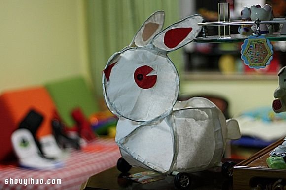 元宵节兔子灯笼制作方法 自制兔子灯的教程