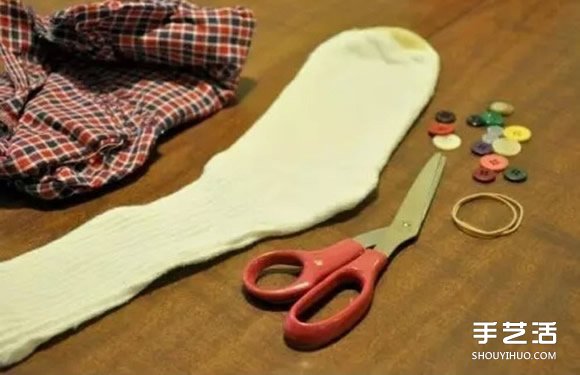 袜子雪人的制作方法 袜子娃娃雪人DIY步骤图解