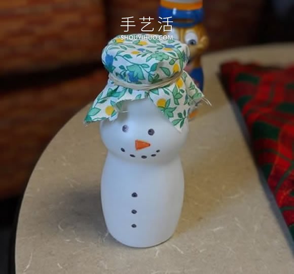 只需几分钟！牛奶瓶子手工制作可爱雪人