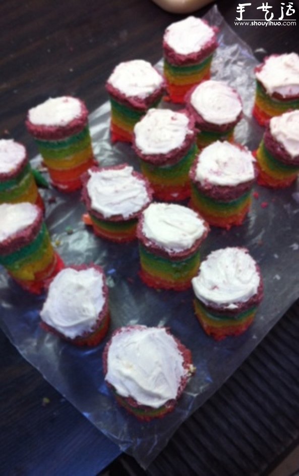 教你烤出漂亮的彩虹蛋糕