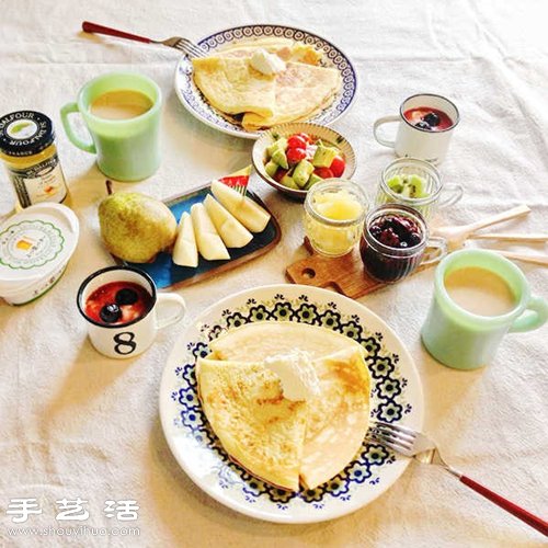 一位日本主妇分享日常生活中的丰盛早餐