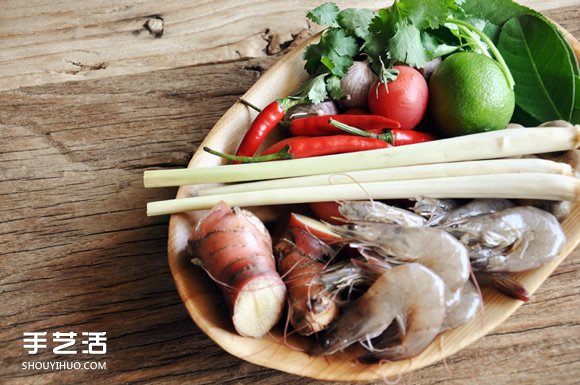 泰式冬荫功汤的做法 泰式酸辣虾汤的做法