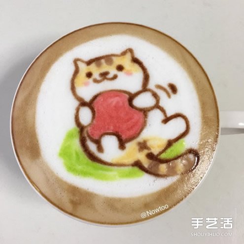 咖啡拉花：将游戏里可爱的猫咪放进咖啡杯中