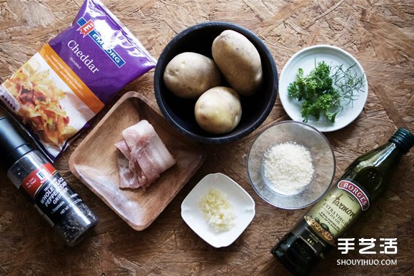 简易派对料理菜谱 焗烤手风琴马铃薯的做法