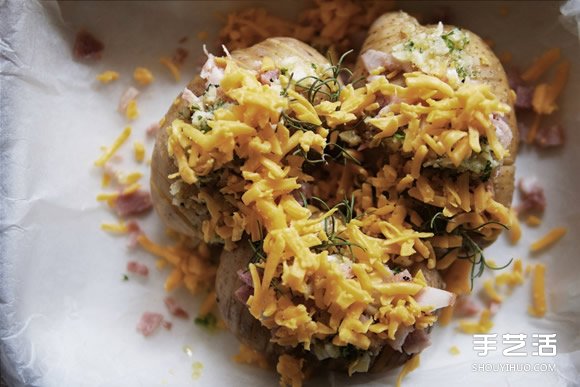 简易派对料理菜谱 焗烤手风琴马铃薯的做法