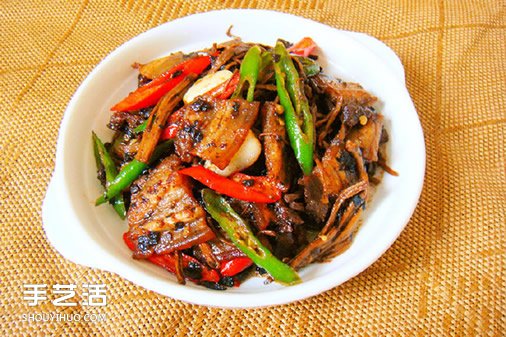 豉香茶树菇炒回锅肉的做法 好吃又开胃
