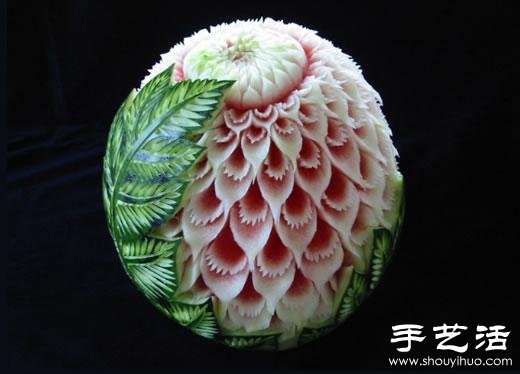 精美绝伦的的牡丹花西瓜雕刻