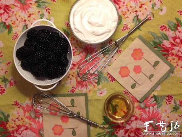 黑莓酸奶雪糕的做法 黑莓酸奶雪糕制作教程