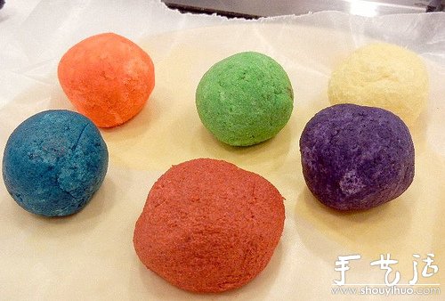 彩虹甜筒的DIY手工制作方法