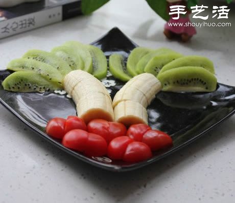 小番茄+香蕉+猕猴桃 水果拼盘的做法