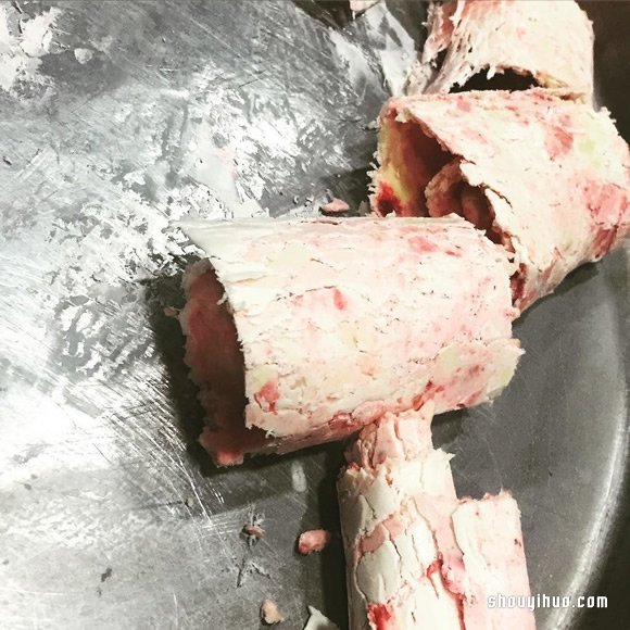 纽约唐人街的卷卷冰淇淋，排长龙才吃得到