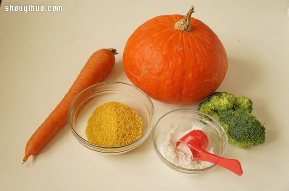 宝宝营养食谱：自制南瓜胡萝卜米糊的做法