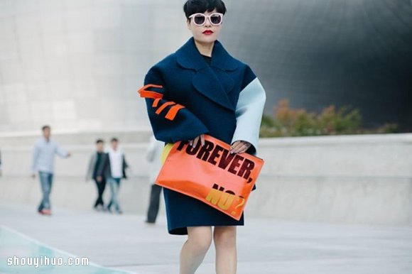 大胆缤纷撞色的时尚 2015首尔时装周街拍