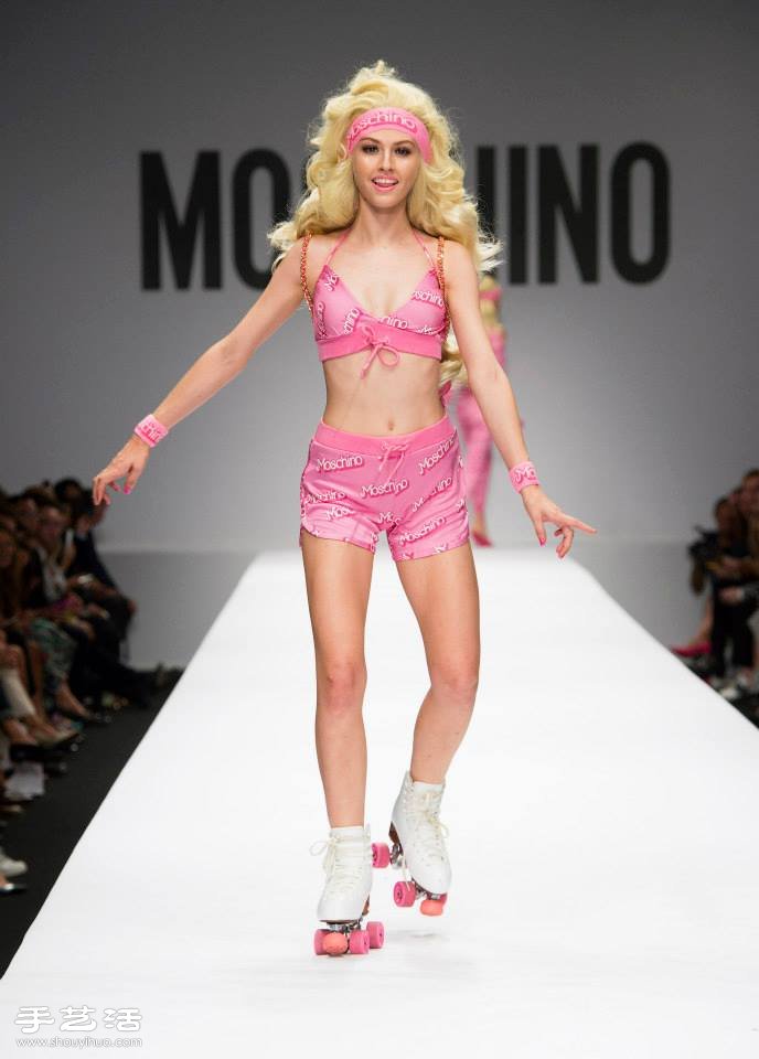 Barbie登上2015米兰时装周春夏女装伸展台