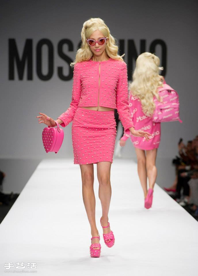Barbie登上2015米兰时装周春夏女装伸展台