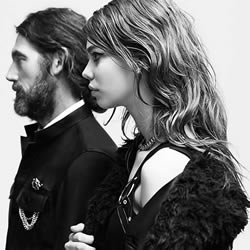 法国THE KOOPLES 好闪的时尚情侣装穿搭