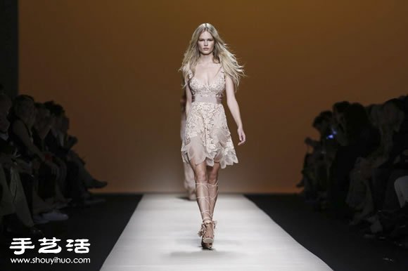 Alberta Ferretti 2015春夏女装设计欣赏